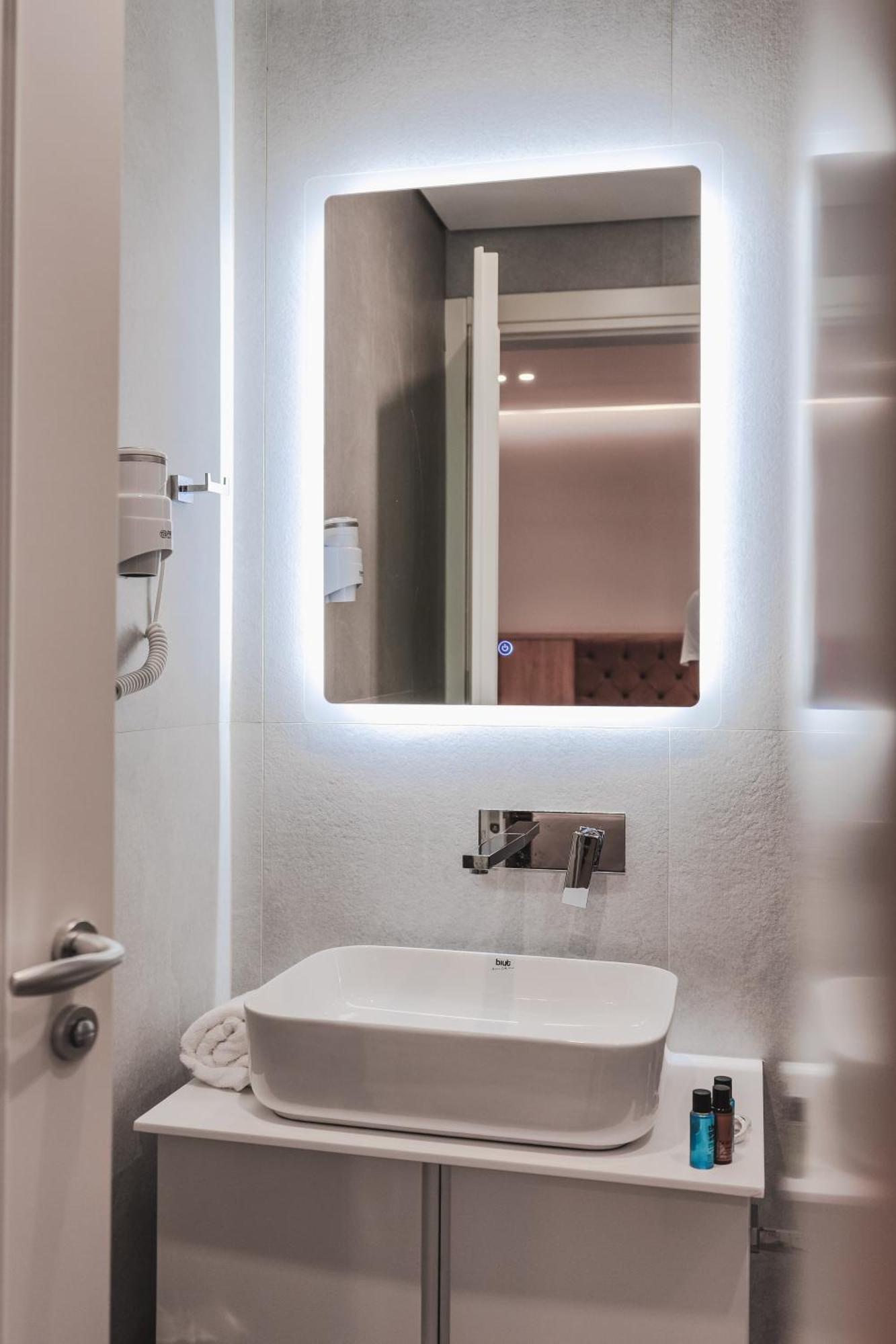 Koko Hotel Ksamil Esterno foto